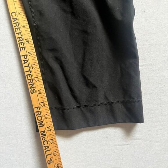Nike Dri Fit cropped workout pants Sz M - Picture 11 of 12